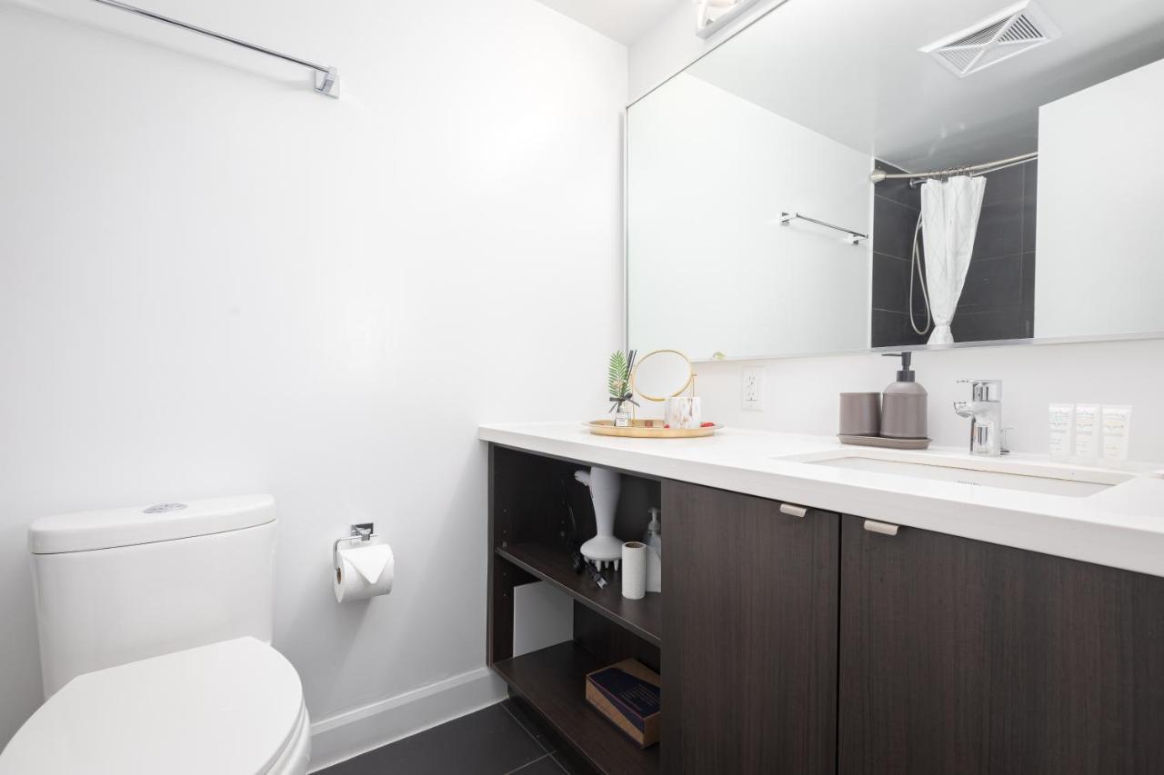 Luxury 2-Bedroom Apartment In Yorkville With The Best City View In Downtown Toronto Luaran gambar